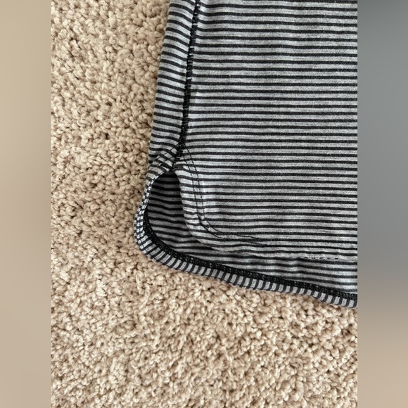 Women's Lululemon Circadian Tank Tonka Stripe Heathered Black Angel Wing - Picture 4 of 4